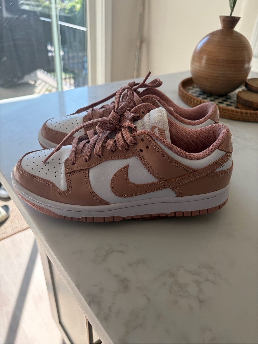 womens nike dunk white/peach sz 7.5